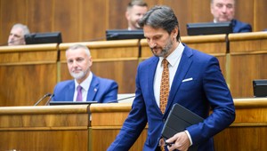 Prvý pokus nevyšiel. Mimoriadnu schôdzu k odvolaniu Kaliňáka zatiaľ neotvorili