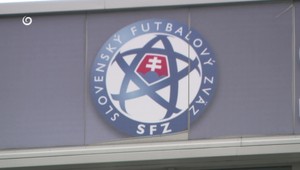 Nové informácie o kauze mobilných telefónov v Slovenskom futbalovom zväze - vyjadrila sa firma, ktorá zabezpečovala kúpu