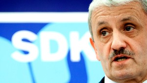 Dzurinda ako šéf SDKÚ končí, vypratal kanceláriu