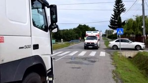 Chodec vošiel do dráhy kamiónu, nehodu neprežil. Podľa svedkov to urobil zámerne