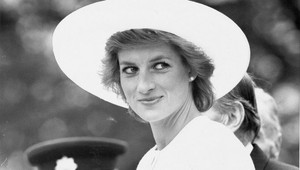 Zomrel milenec princeznej Diany, do paláca ho pašovala v kufri auta