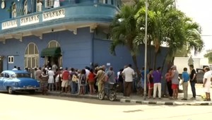 Kríza Kubu pritlačila k stene. Zaviesť museli prídelový systém na potraviny