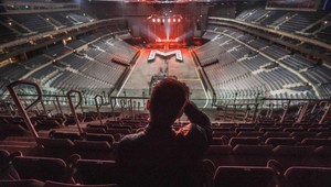 Česká hviezda sa bude ŽENIŤ! Spevák požiadal partnerku o ruku počas svojho koncertu