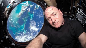 Astronaut Kelly sa vracia na Zem, na ISS strávil 340 dní