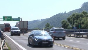 Cesta na dovolenku môže byť nočnou morou: Oprava diaľníc vytvára kilometrové zápchy