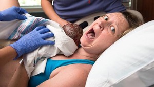 Keď pôrody konečne zabolia aj pôrodníkov