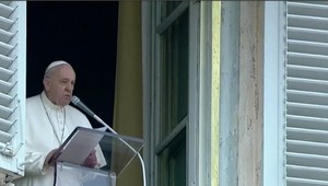 Pápež vyzval kňazov, aby vyšli medzi nakazených koronavírusom