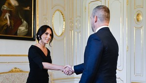 Ministerka Dolinková podala prezidentovi svoju demisiu. On ju zatiaľ neprijal