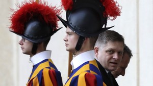 Fico odletel do Ríma, stretne sa aj s pápežom