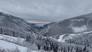 SHMÚ varuje: Horské oblasti zažívajú silnú víchricu a orkán
