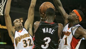 Hráčmi týždňa NBA Wade a Nowitzki