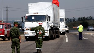 Ruský konvoj pokračuje v ceste, Kyjev vyslal vlastný