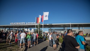 Obvinili Bratislavčanku, ktorá nahlásila bombu v automobilke