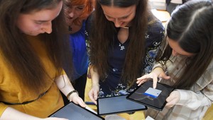 10 dôvodov, prečo vás môže bolieť krk. Čo vtedy robiť?