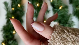 Najkrajšia vianočná manikúra: Takéto nechty si zvládnete vyzdobiť aj doma!