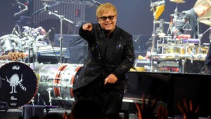 Britský velikán Elton John má 70!