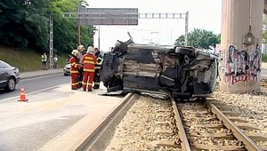 Havária na koľajniciach. Vodič hovorí o cukrovke, svedkovia o rýchlosti