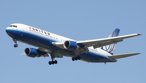 Aerolínie nevpustili na palubu lietadla dievčatá v legínach