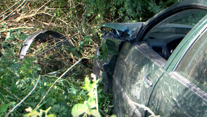 Auto skončilo v priekope, no vodiča nikde. Na mieste našli len opitého muža, ten tvrdí, že nešoféroval