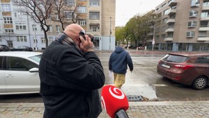 Hral sa na policajta a okradol dôchodkyňu. Zadržala ho kriminálka