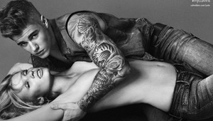 Bieber oslavoval: Alkohol tiekol potokom a modelky sa mu vrhali do náručia