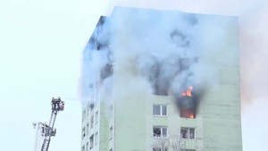 Z nevyužitého oblečenia z pomoci na Mukačevskej budú šiť rúška