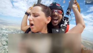 Sexovali pri tandemovom zoskoku! Majú to aj na videu