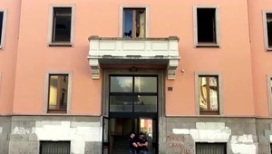 Pri požiari v domove dôchodcov zomrelo 6 ľudí a najmenej 80 ďalších sa zranilo