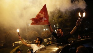 Turecká opozičná strana žiada zrušenie výsledkov referenda