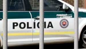 Kuriózny nález. Namiesto saní našiel majiteľ v garáži kradnuté auto