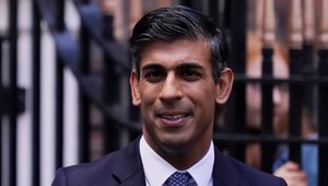 Supervolebný rok pokračuje. V Británii sa začali parlamentné voľby