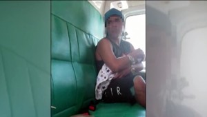 Rukojemnícka dráma: Najskôr stĺkol partnerku a potom sa zabarikádoval s vlastnou dcérou v sanitke