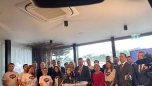 Pellegrini oznámil názov politickej strany. Do jeho pôvodnej "jedenástky" sa pridali ďalší členovia