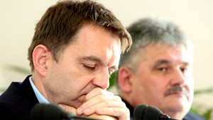 Slovensku chýba 500 miliónov, Fico za to vinní Radičovú