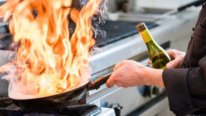 Používate pri varení alkohol? Na TOTO si dávajte veľký pozor!