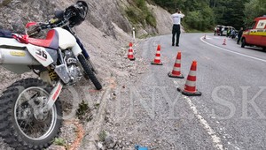 Vážna nehoda na Šturci: V zákrute sa čelne zrazili dvaja motorkári
