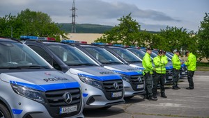 Ministerstvo vnútra odovzdalo nové policajné vozidlá pre policajtov