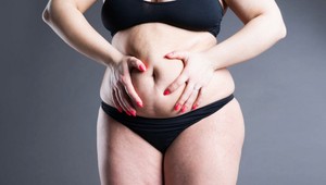 Nielen zlá životospráva a málo pohybu: Aj nedostatok tejto látky môže za brušný tuk