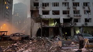 Súhrn z Ukrajiny: Dramatický nárast civilných obetí, masívne údery na ruskú flotilu a spor o sankcie v EÚ