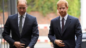 Princovia sa zmierili, Harry ale stále bojuje s otcom