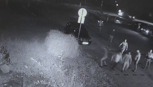 Krstiny sa zmenili na kovbojku. Vzduchom lietali kamene aj stoličky