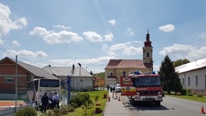 Havaroval autobus pri Rimavskej Sobote, šofér zomrel v sanitke