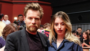 Tvrdé slová od dcéry Ewana McGregora: Strážim mamu od mužov, ako si ty!