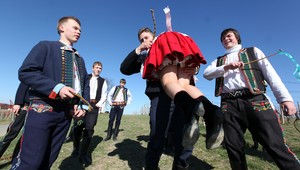 Koľko míňame na Veľkú noc? Odborníčka tiež radí, koľko prispieť šibačom