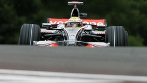 Už v tréningu súboj Hamilton - Massa