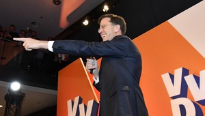 Voľby v Holandsku vyhral premiér Rutte