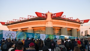 Milánske San Siro sa plní, o chvíľu začne otvárací ceremoniál