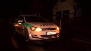 Syn vytiahol na vlastného otca nôž a priložil mu ho pod rebrá