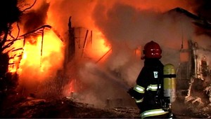 Požiar na priechode Soroška. Kamión zhorel do tla