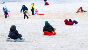 Západ si užil snehové prázdniny, ďalšie regióny čaká výrazné oteplenie